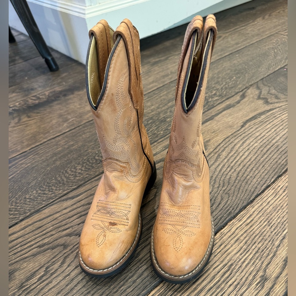 Barely worn kids Cody James cowboy boots, size 11.5 kids
